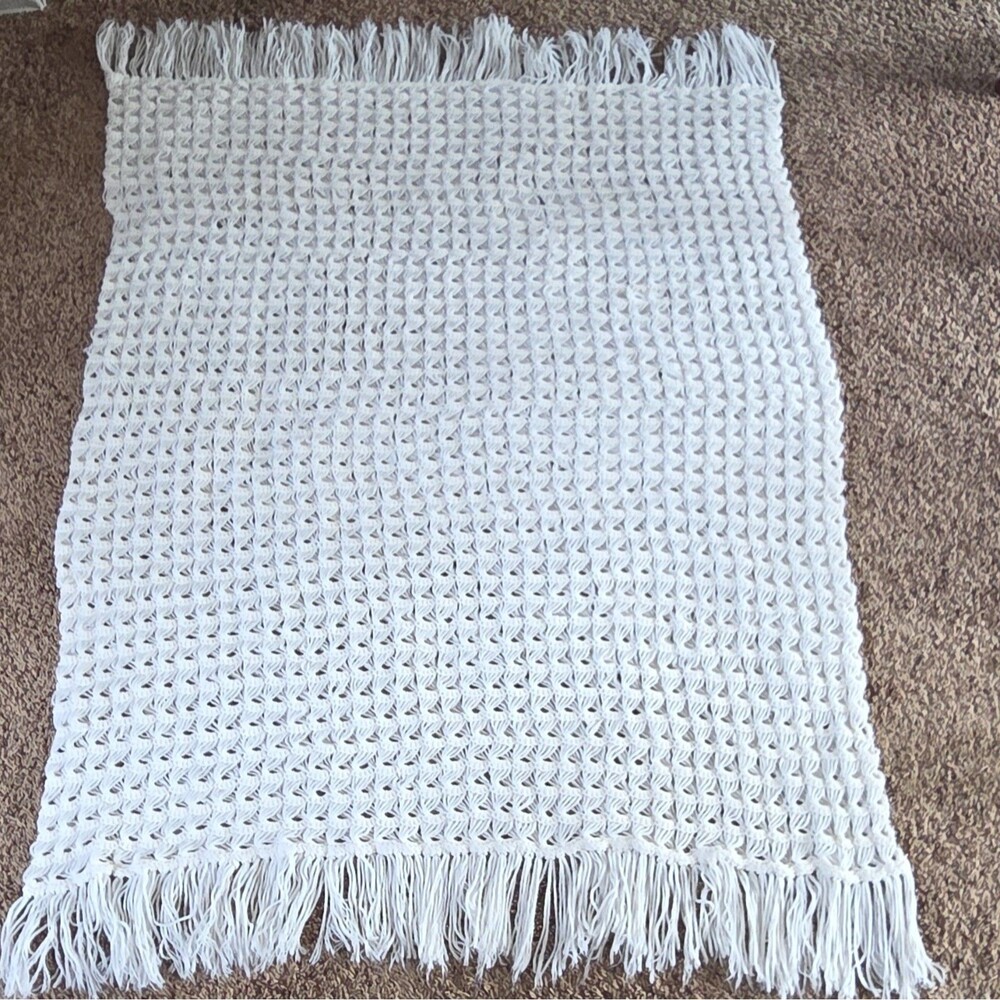 White Woven Fringed Throw Baby Blanket, Rectangular Non-Standard Size